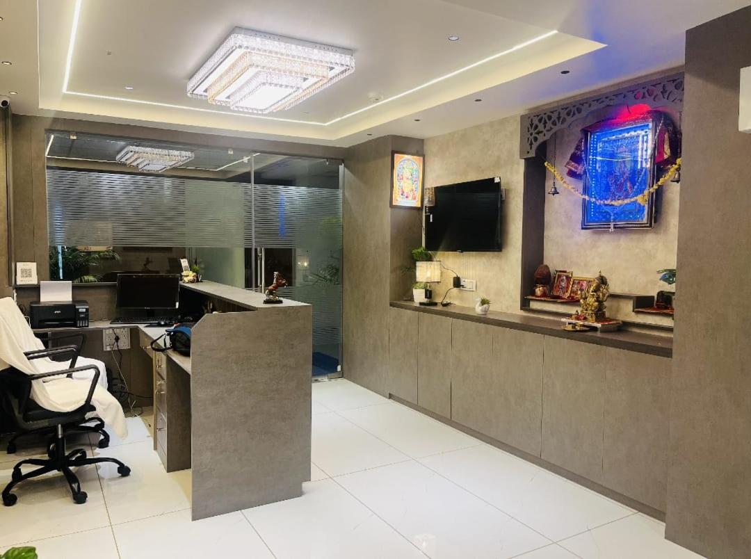 Hotel Royal Square Gandhinagar Buitenkant foto