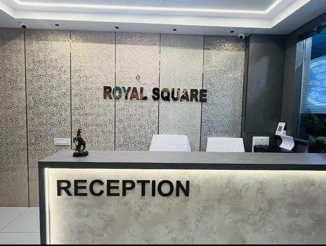 Hotel Royal Square Gandhinagar Buitenkant foto