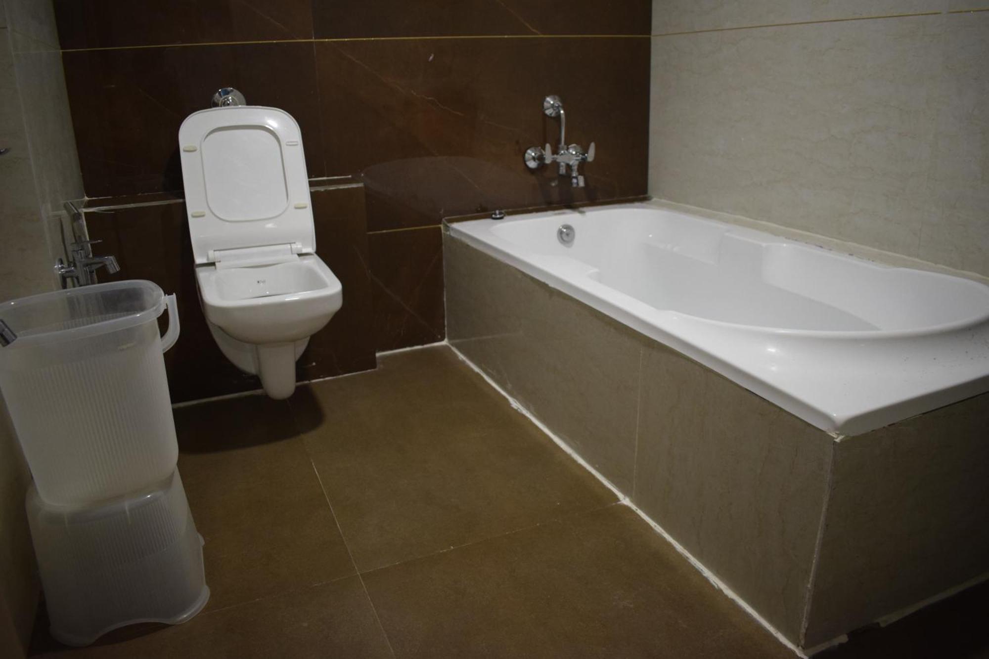 Hotel Royal Square Gandhinagar Buitenkant foto